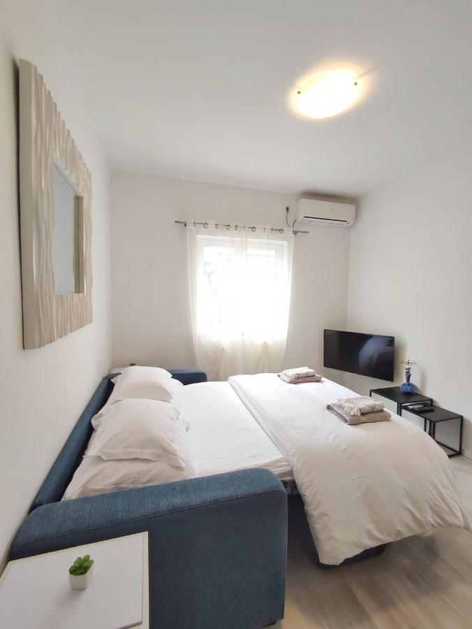 Apartment D&a *