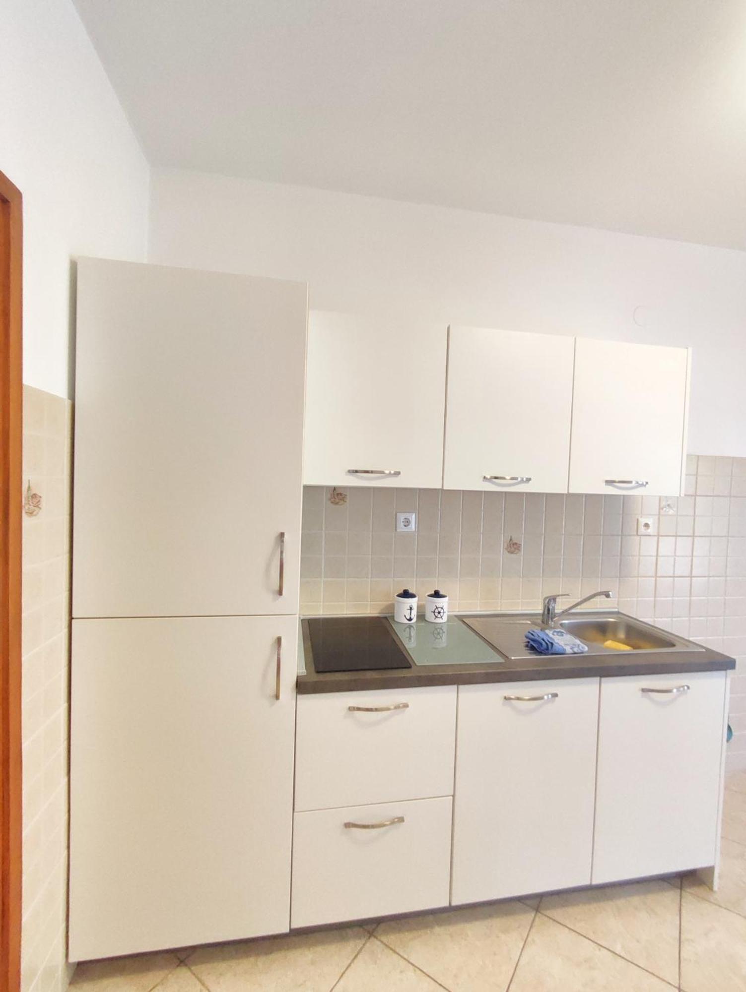 Apartment D&a *